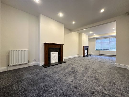 360, Oakwood Lane, Leeds, LS8 3LF - Photo 1