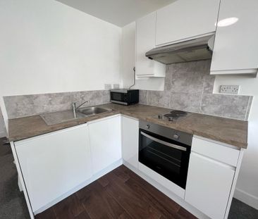 1 bedroom flat to rent - Photo 2