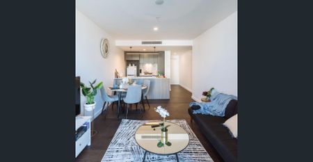 Stunning Furnished 2 Bedroom Contemporary Apartment in South Brisbane - Photo 5