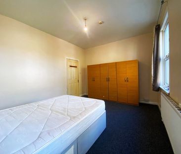 Room in a Shared House, Cranmer Road, E7 - Photo 1