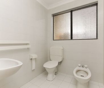 10 Sprigg Place, Booragoon - Photo 4