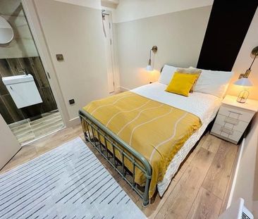 Room in a Shared House, Kingston Road, SW20 - Photo 3