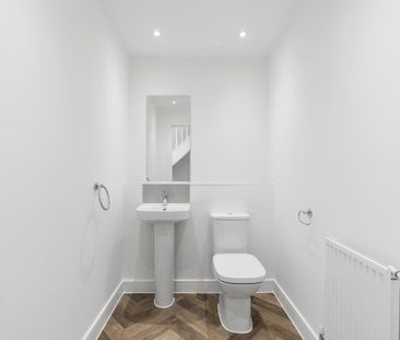 3 bedroom end of terrace house to rent - Photo 4