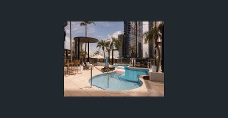 2-Bedroom Apartment with Carpark | 1 Month Free - Photo 2