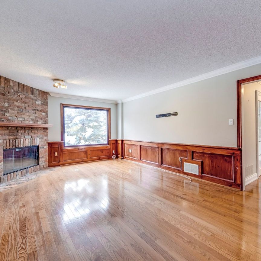 For Lease - 1369 Mapleridge Crescent, Oakville, Ontario - Photo 1