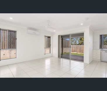 Family Home In Quite Suburb! - Photo 1