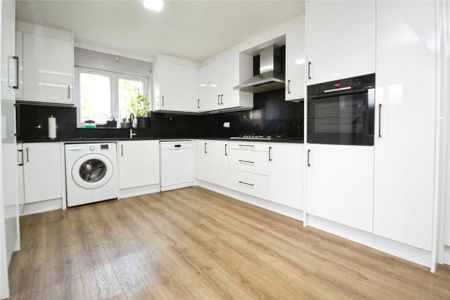 3 bedroom terraced house to rent - Photo 4