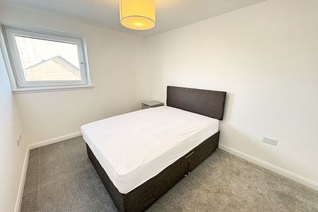 2 Bed, Flat - Photo 2