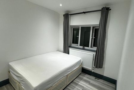 Double room available in Eltham - Photo 3