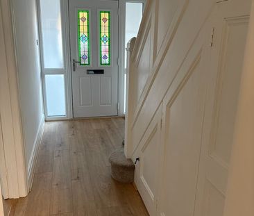 3 Bed Semi-Detached House, Obelisk Road, SO19 - Photo 2