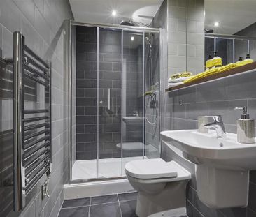 3 bedroom apartment to rent - Photo 2