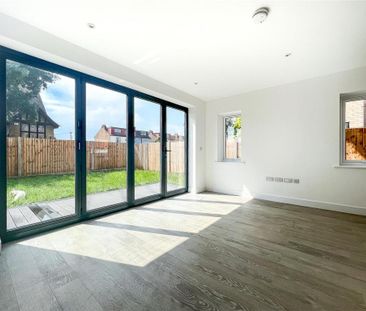4 bedroom semi-detached house to rent - Photo 1