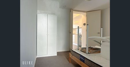 🏡Fully Furnished-【FOR RENT | 4-Bedroom Apartment in Waterloo | Walk to Green Square Station】 - Photo 3