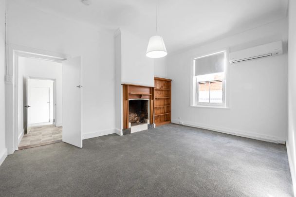 Freshly renovated cottage close to cbd - Photo 1