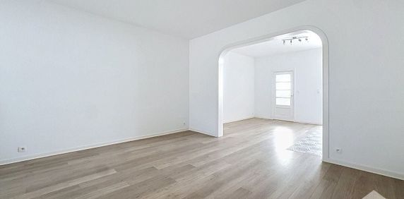 Appartement te huur in Ukkel voor € 1.250 met 2 slaapkamers - Photo 2