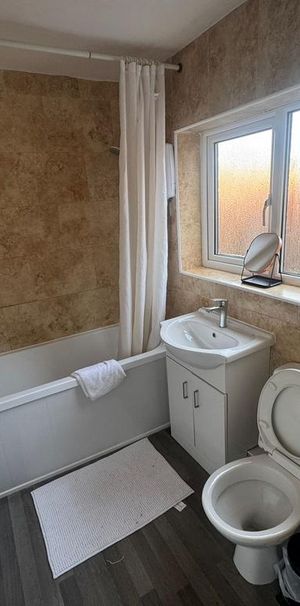 5 bedroom house to rent - Photo 1