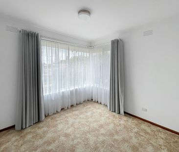 10 Adela Street, Wendouree - Photo 4