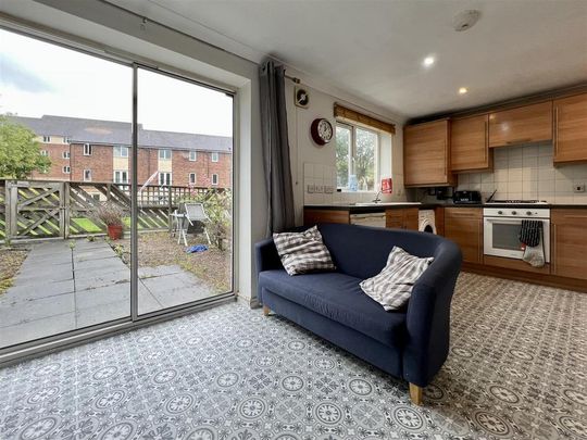 5 bedroom terraced house to rent - Photo 1