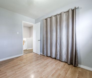 For Lease - 46 Austen Lane, Barrie, Ontario - Photo 2