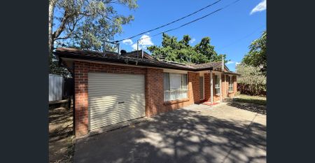 "COSY THREE BEDROOM FAMILY HOME" - Photo 4