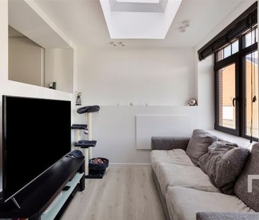 Volledig gerenoveerd, compact huis in Vlamertinge. - Foto 1