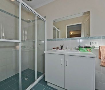 GREAT LOCATION, GREAT HOME! - Photo 6