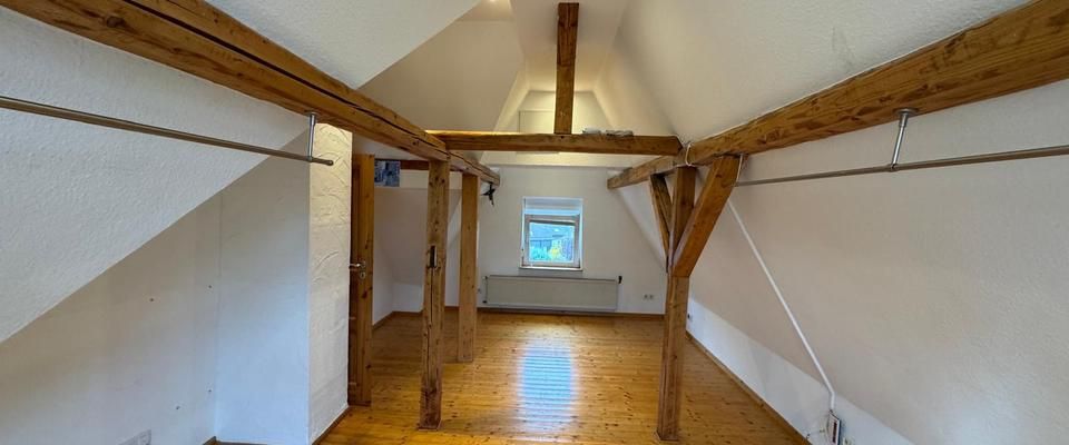 Gemütliche 2-Zimmer Dachgeschosswohnung in Siegen-Eiserfeld - Foto 1