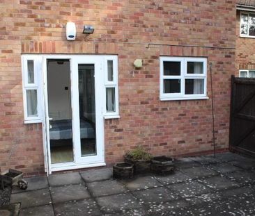 2 bedroom maisonette to rent - Photo 1