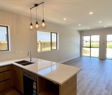 Fabulous Near New Home In Great Location - Photo 3