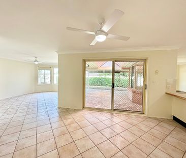 Spacious Family Home! - Photo 6