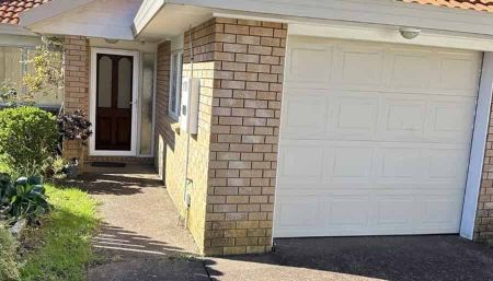 Seeking space, comfort, and convenience. - Photo 2