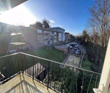 2 bedroom flat to rent - Photo 3