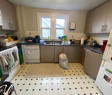 287 Albert St - 5 bed, 2 bath STUDENT HOME - Photo 4