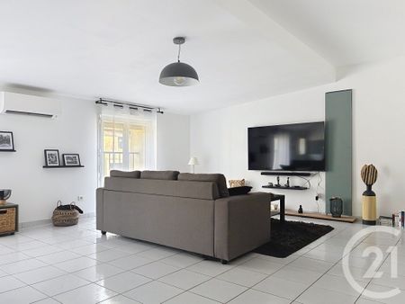 Location Appartement 3 pièces 80m² VILLEVEYRAC 34560 - Photo 2