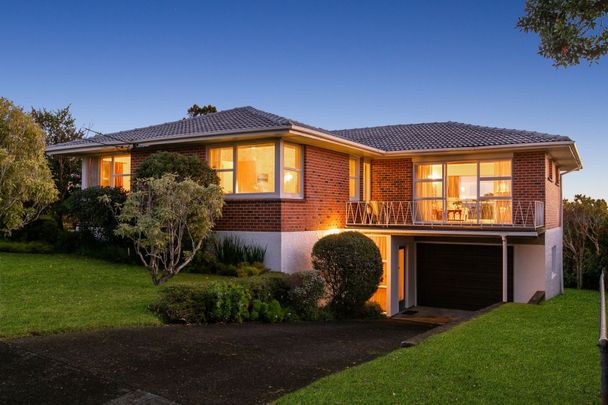 Spacious Family Home in Blockhouse Bay - Photo 1