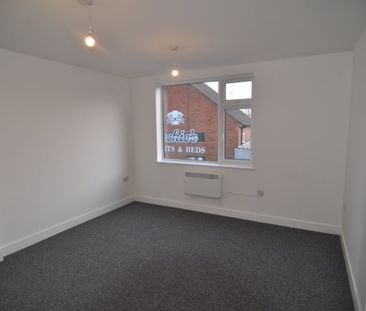 2 bed Apartment - To Let - Photo 4