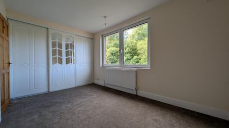 2 bedroom semi-detached house to rent - Photo 3