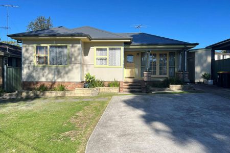 Well Presented Three Bedroom Home! - Photo 4