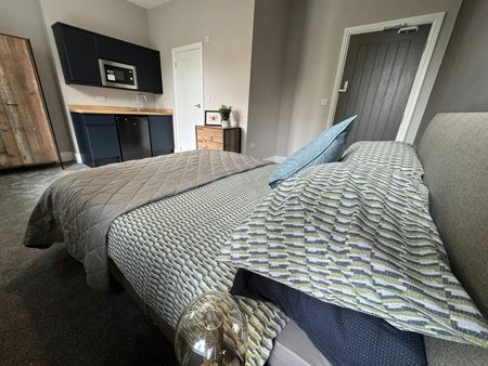 Flat to rent on - Photo 3