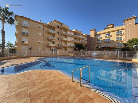 Flat with garage and communal pool - Photo 3