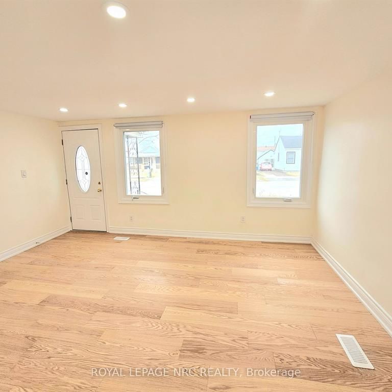 For Lease - 6191 Cadham Street, Niagara Falls, Ontario - Photo 1