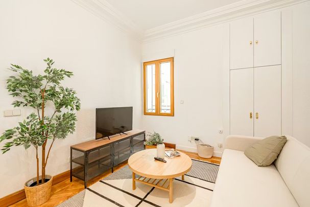 Calle de Gaztambide, Madrid, Community of Madrid 28015 - Photo 1