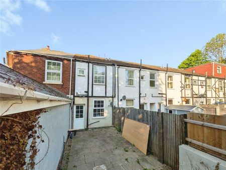 3 bedroom terraced house to rent - Photo 5