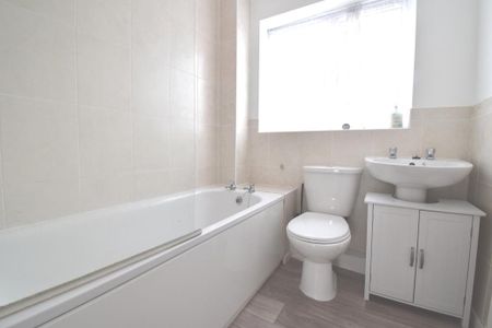 2 bedroom semi-detached house to rent - Photo 2