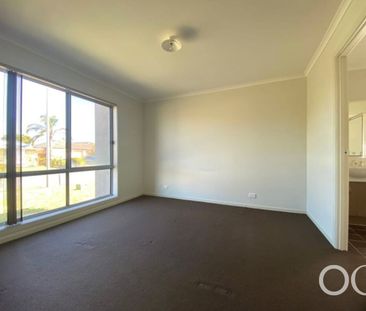 Open the Door to Effortless Coastal Living with Everyday Convenience - Photo 2