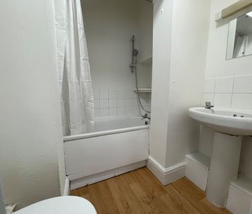 Studio Flat, Terminus Terrace, SO14 - Photo 4