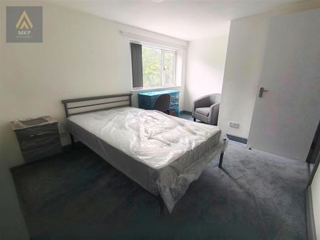 5 bedroom terraced house to rent - Photo 4