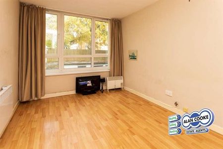 Ingledew Court, Alwoodley, LS17 - Photo 4