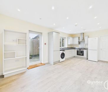 3 bedroom flat to rent - Photo 6