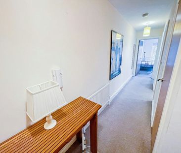 Flat to rent on - Photo 1